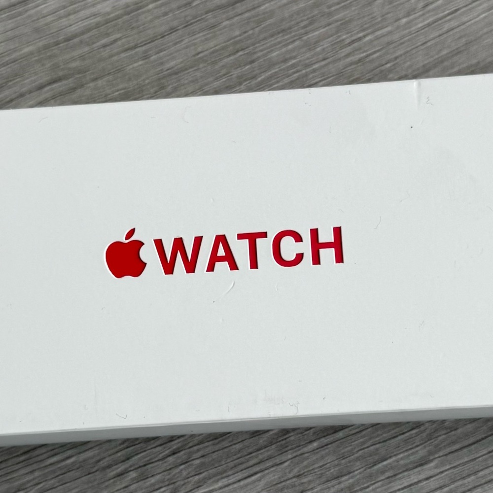 Apple Watch Series 7 red aluminum 45mm
